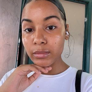 Meet your Posher, Carina